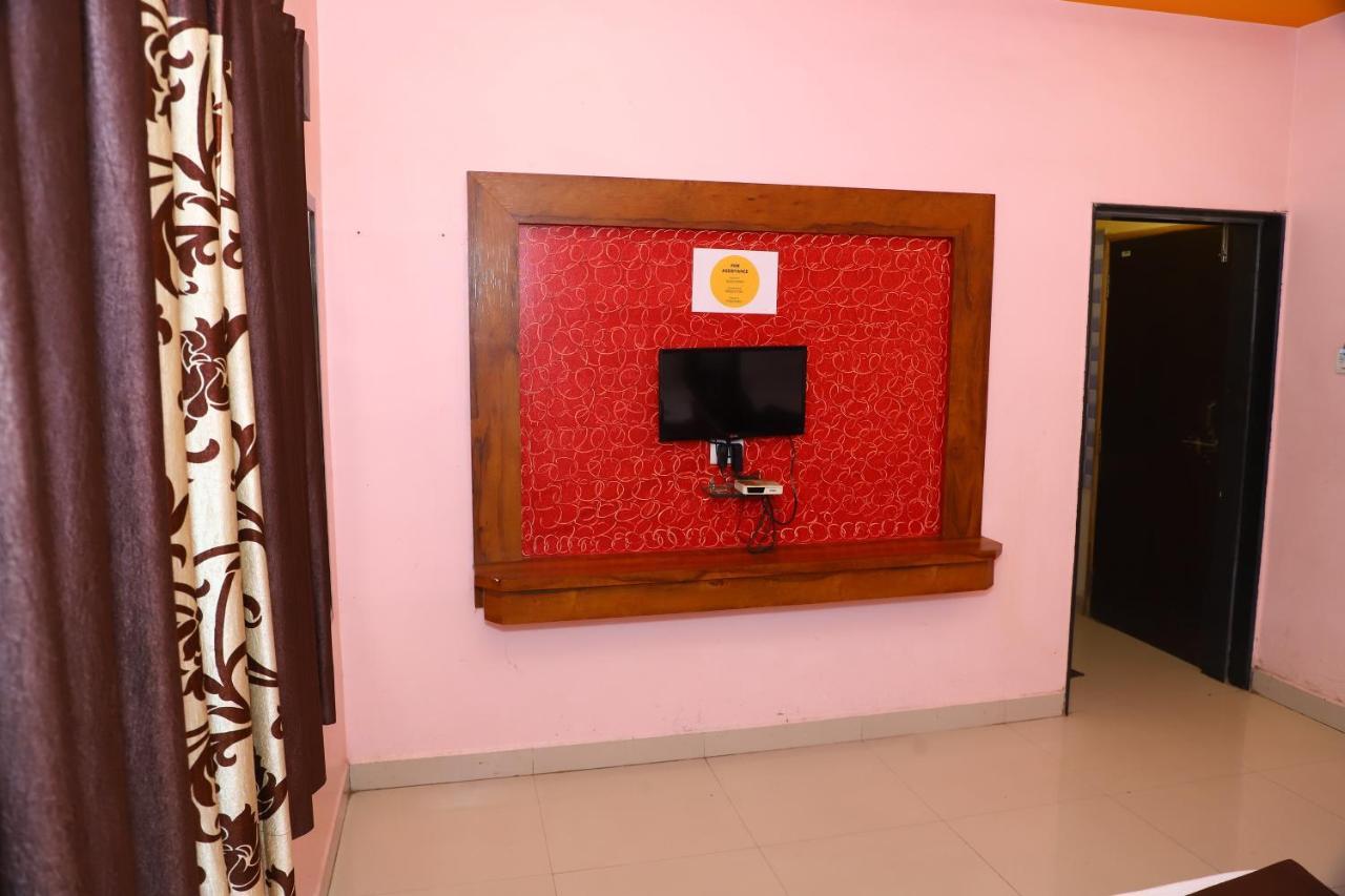 Sai Madhavi Palace Hotel Shirdi Buitenkant foto