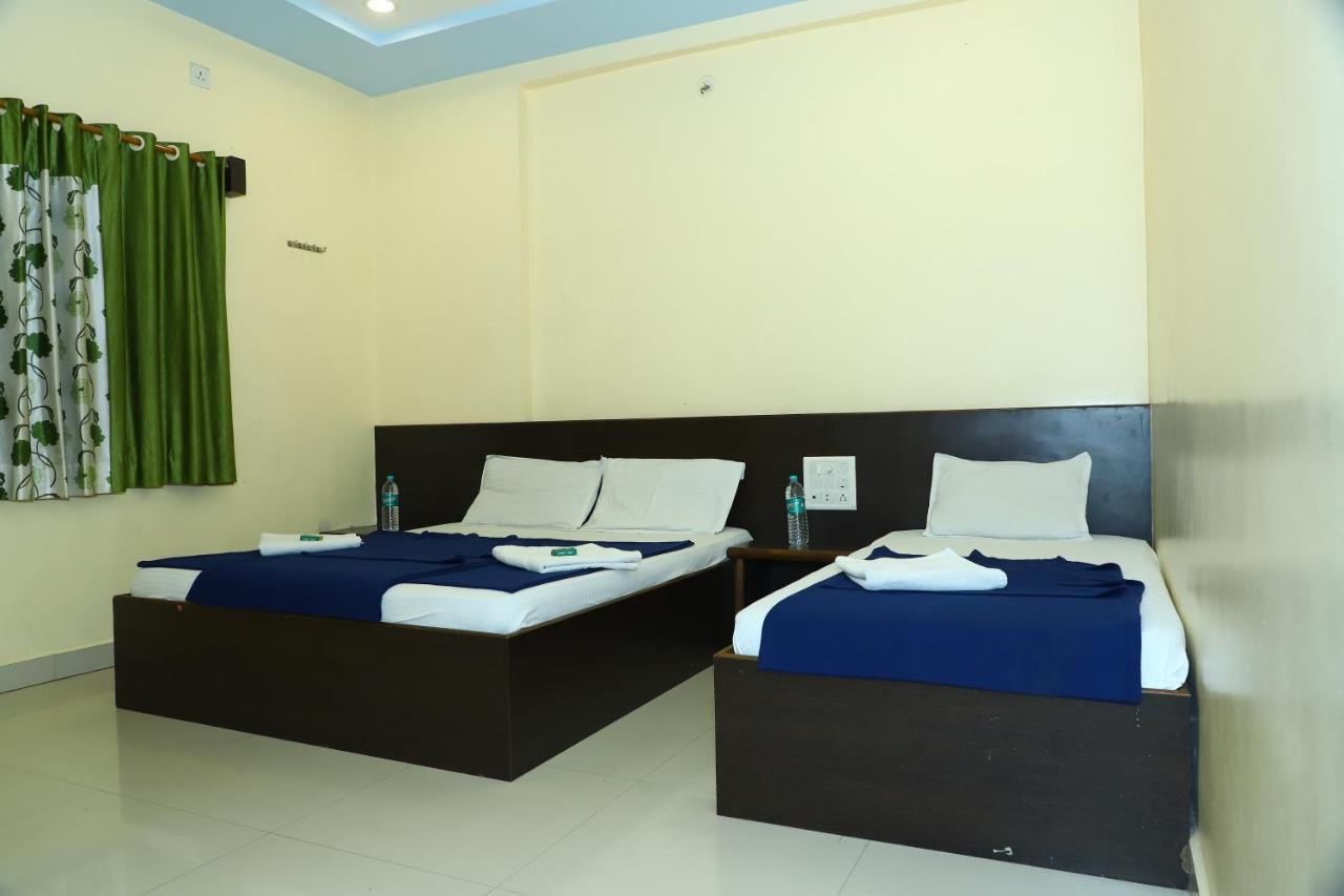 Sai Madhavi Palace Hotel Shirdi Buitenkant foto