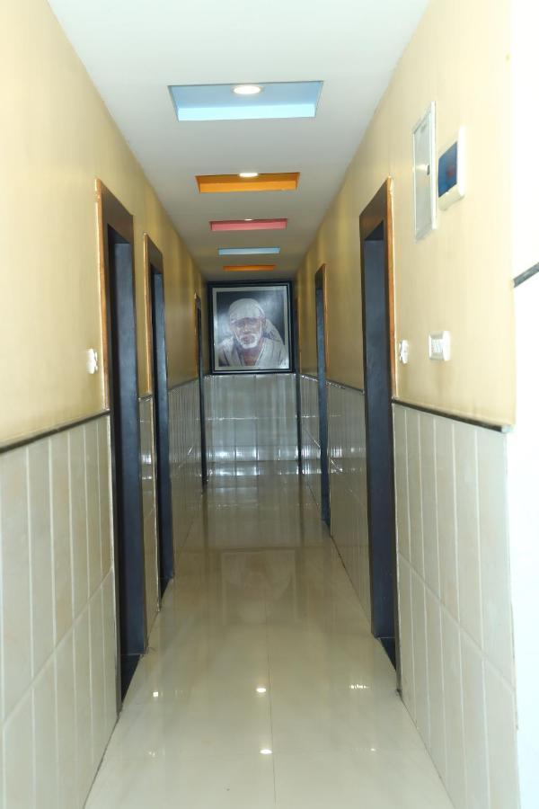 Sai Madhavi Palace Hotel Shirdi Buitenkant foto